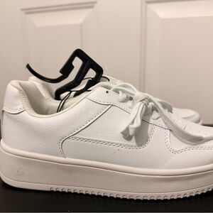 Classic White Platform Sneakers Size 9 New with Tags